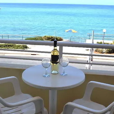 Ostria Apartment *
